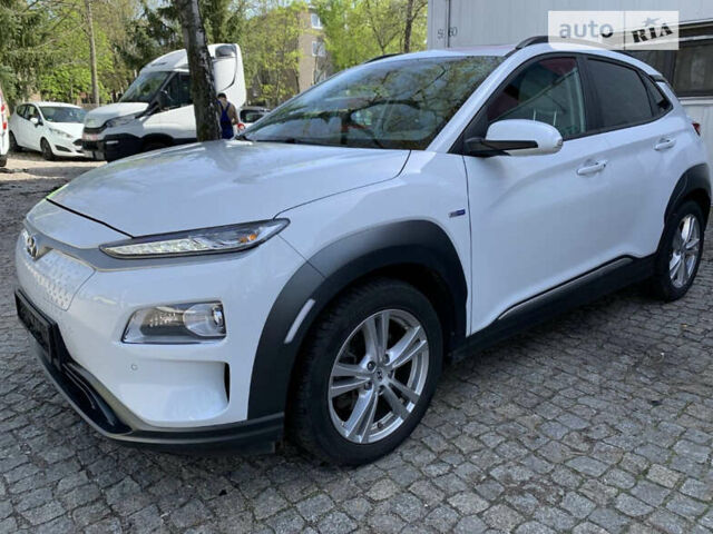 Белый Хендай Kona Electric, объемом двигателя 0 л и пробегом 64 тыс. км за 20700 $, фото 3 на Automoto.ua