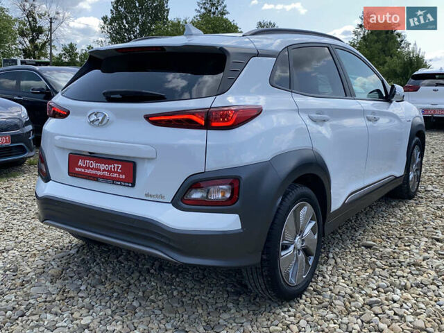 Білий Хендай Kona Electric, об'ємом двигуна 0 л та пробігом 115 тис. км за 18700 $, фото 19 на Automoto.ua