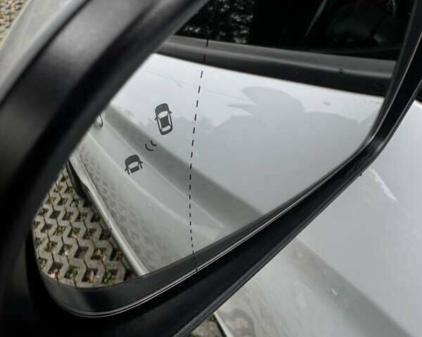 Белый Хендай Kona Electric, объемом двигателя 0 л и пробегом 103 тыс. км за 17999 $, фото 24 на Automoto.ua