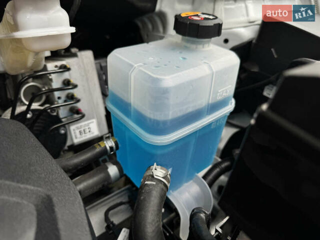 Белый Хендай Kona Electric, объемом двигателя 0 л и пробегом 103 тыс. км за 17999 $, фото 85 на Automoto.ua