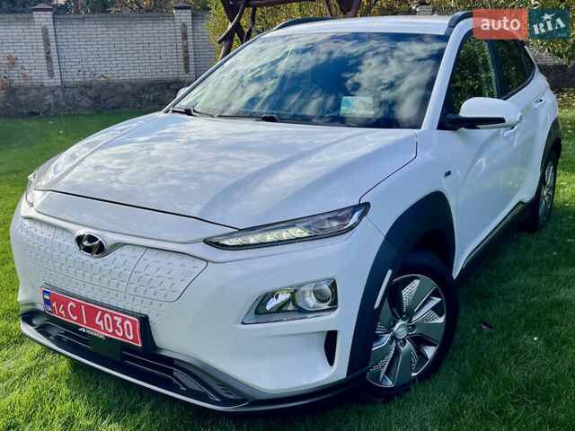 Белый Хендай Kona Electric, объемом двигателя 0 л и пробегом 115 тыс. км за 16900 $, фото 37 на Automoto.ua