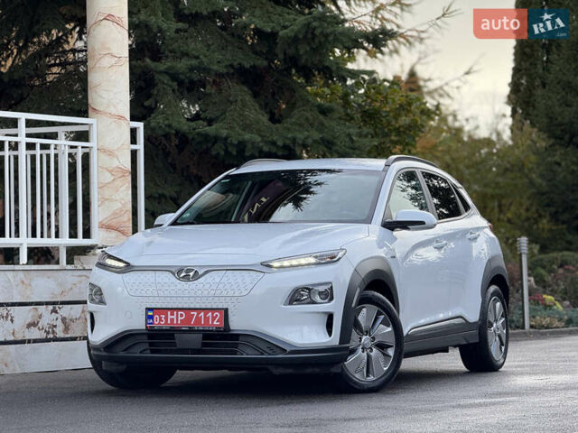 Белый Хендай Kona Electric, объемом двигателя 0 л и пробегом 150 тыс. км за 16960 $, фото 1 на Automoto.ua
