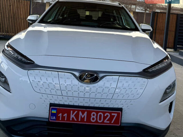 Белый Хендай Kona Electric, объемом двигателя 0 л и пробегом 95 тыс. км за 17500 $, фото 29 на Automoto.ua