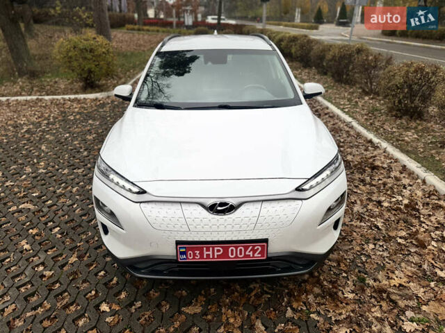Білий Хендай Kona Electric, об'ємом двигуна 0 л та пробігом 59 тис. км за 17499 $, фото 1 на Automoto.ua