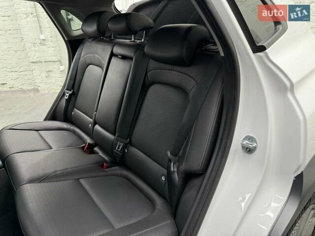 Белый Хендай Kona Electric, объемом двигателя 0 л и пробегом 92 тыс. км за 18983 $, фото 28 на Automoto.ua