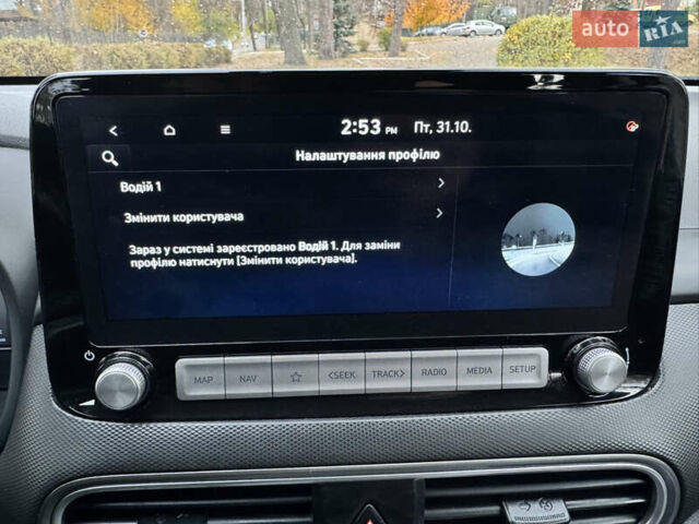 Белый Хендай Kona Electric, объемом двигателя 0 л и пробегом 58 тыс. км за 17499 $, фото 100 на Automoto.ua