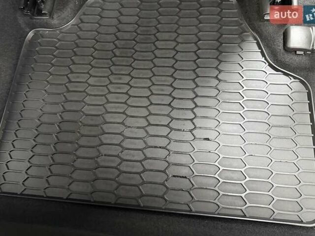 Білий Хендай Kona Electric, об'ємом двигуна 0 л та пробігом 64 тис. км за 14950 $, фото 76 на Automoto.ua