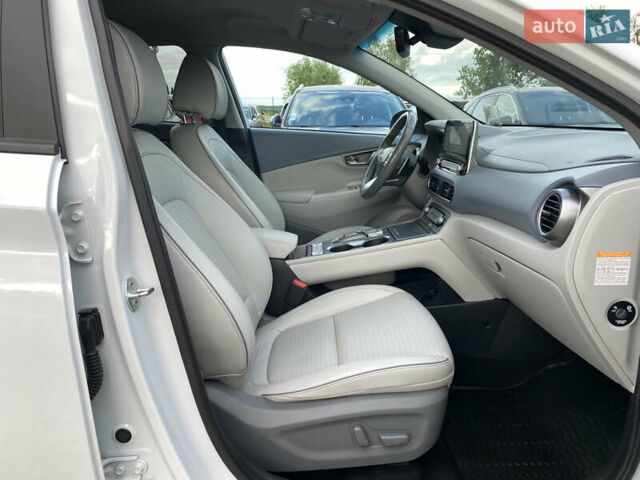 Білий Хендай Kona Electric, об'ємом двигуна 0 л та пробігом 115 тис. км за 18700 $, фото 86 на Automoto.ua