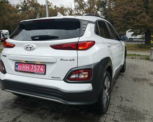 Білий Хендай Kona Electric, об'ємом двигуна 0 л та пробігом 78 тис. км за 17900 $, фото 5 на Automoto.ua