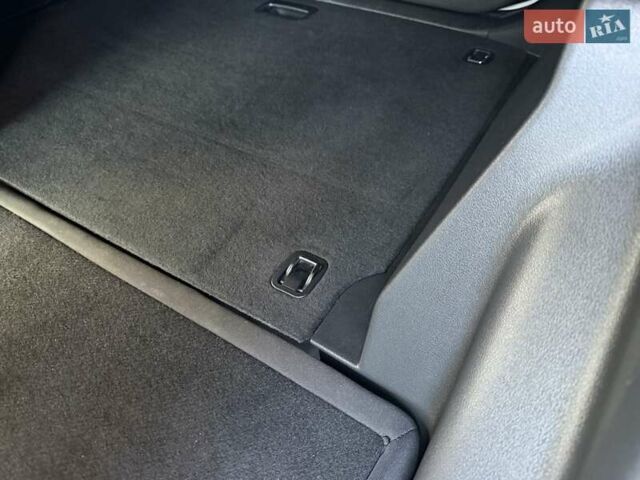 Білий Хендай Kona Electric, об'ємом двигуна 0 л та пробігом 64 тис. км за 14950 $, фото 113 на Automoto.ua