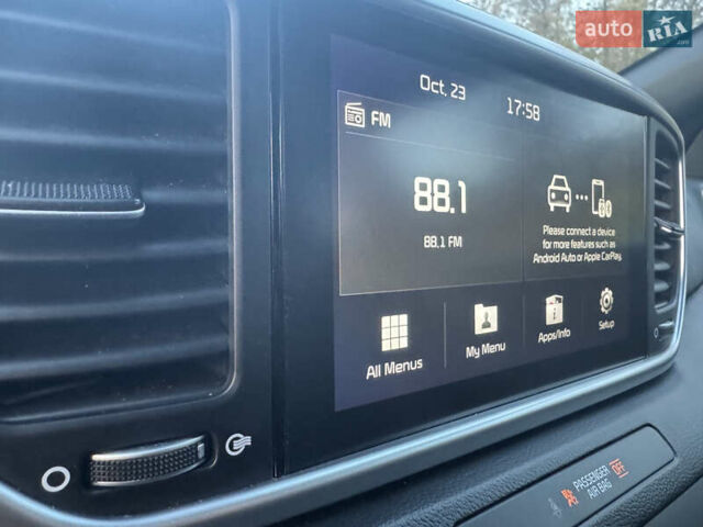 Белый Хендай Kona Electric, объемом двигателя 0 л и пробегом 101 тыс. км за 19800 $, фото 37 на Automoto.ua