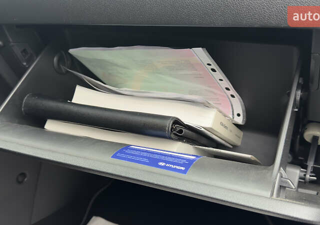 Белый Хендай Kona Electric, объемом двигателя 0 л и пробегом 124 тыс. км за 17494 $, фото 42 на Automoto.ua