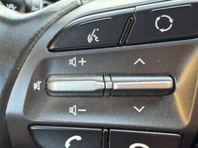 Білий Хендай Kona Electric, об'ємом двигуна 0 л та пробігом 64 тис. км за 16950 $, фото 90 на Automoto.ua