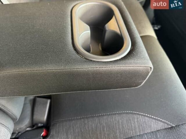 Білий Хендай Kona Electric, об'ємом двигуна 0 л та пробігом 64 тис. км за 16950 $, фото 112 на Automoto.ua