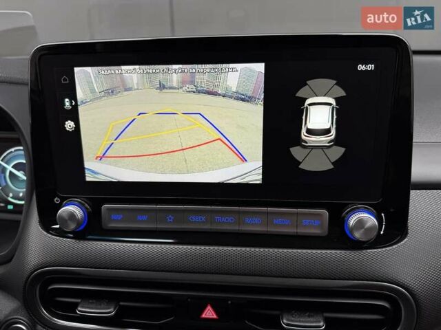 Белый Хендай Kona Electric, объемом двигателя 0 л и пробегом 64 тыс. км за 21499 $, фото 100 на Automoto.ua