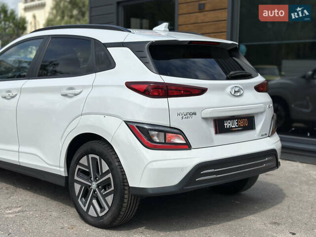 Білий Хендай Kona Electric, об'ємом двигуна 0 л та пробігом 93 тис. км за 18900 $, фото 14 на Automoto.ua
