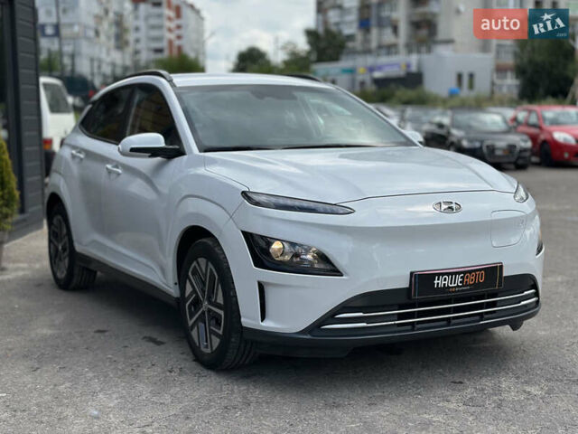 Білий Хендай Kona Electric, об'ємом двигуна 0 л та пробігом 93 тис. км за 18900 $, фото 7 на Automoto.ua