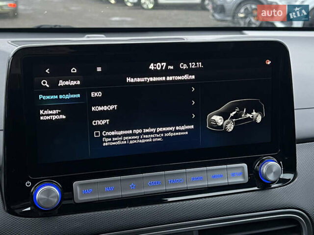 Білий Хендай Kona Electric, об'ємом двигуна 0 л та пробігом 70 тис. км за 19828 $, фото 72 на Automoto.ua