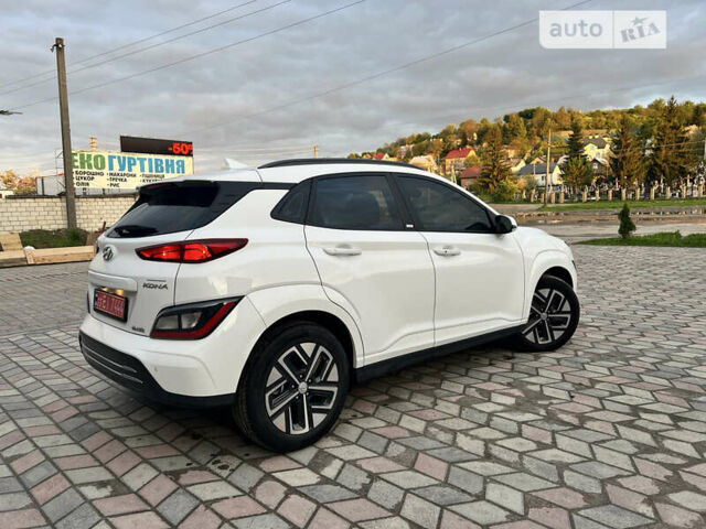 Білий Хендай Kona Electric, об'ємом двигуна 0 л та пробігом 21 тис. км за 19300 $, фото 4 на Automoto.ua