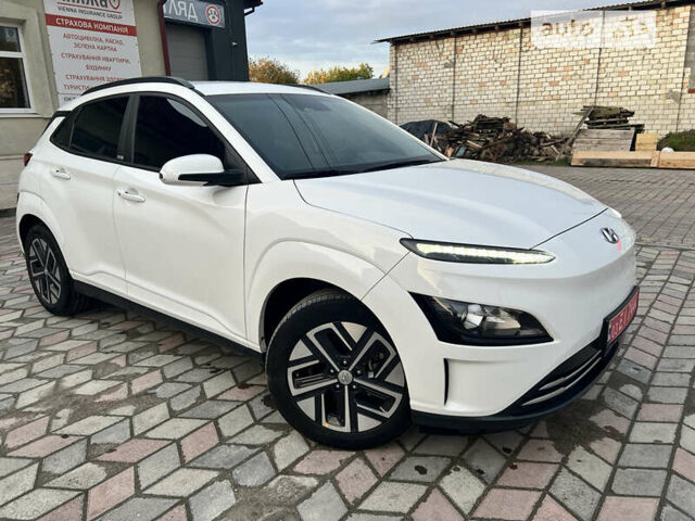 Білий Хендай Kona Electric, об'ємом двигуна 0 л та пробігом 21 тис. км за 19300 $, фото 12 на Automoto.ua