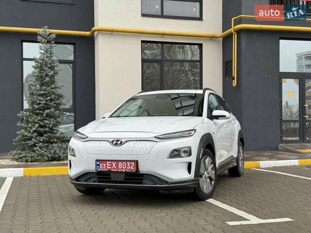 Белый Хендай Kona Electric, объемом двигателя 0 л и пробегом 98 тыс. км за 18999 $, фото 5 на Automoto.ua