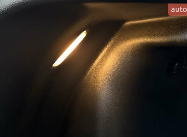 Белый Хендай Kona Electric, объемом двигателя 0 л и пробегом 92 тыс. км за 17950 $, фото 104 на Automoto.ua