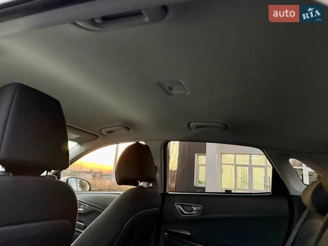 Белый Хендай Kona Electric, объемом двигателя 0 л и пробегом 78 тыс. км за 17250 $, фото 94 на Automoto.ua