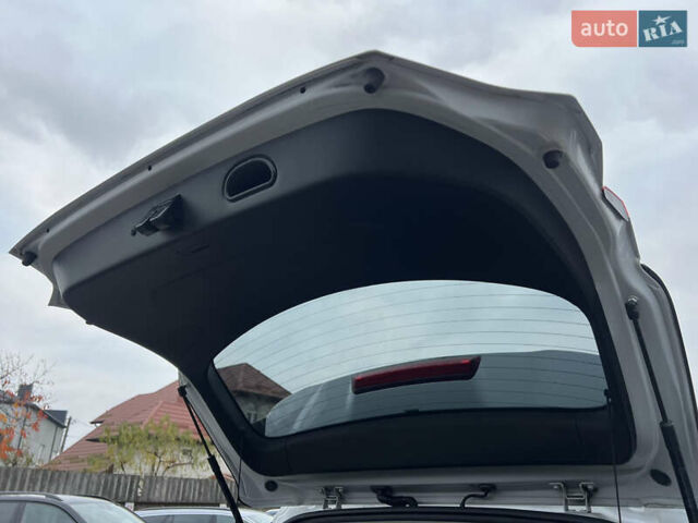 Білий Хендай Kona Electric, об'ємом двигуна 0 л та пробігом 70 тис. км за 19828 $, фото 42 на Automoto.ua