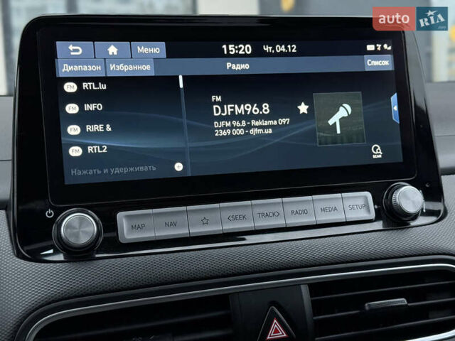 Белый Хендай Kona Electric, объемом двигателя 0 л и пробегом 98 тыс. км за 18999 $, фото 41 на Automoto.ua