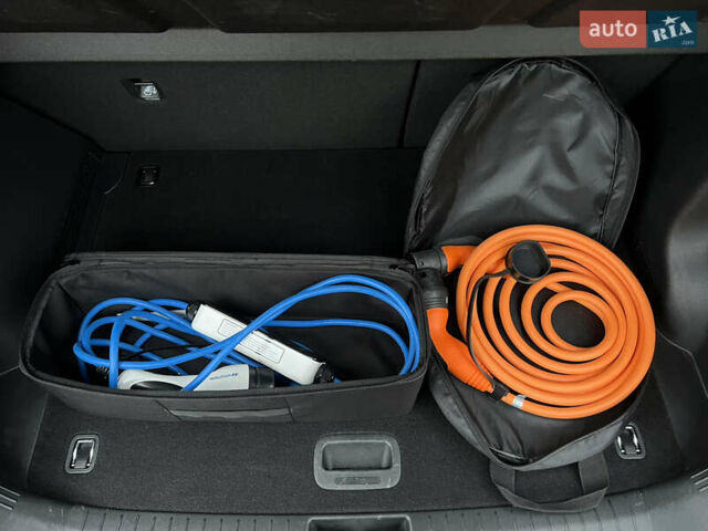 Білий Хендай Kona Electric, об'ємом двигуна 0 л та пробігом 70 тис. км за 19828 $, фото 39 на Automoto.ua