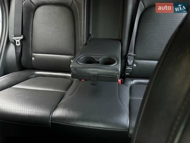 Белый Хендай Kona Electric, объемом двигателя 0 л и пробегом 92 тыс. км за 17950 $, фото 53 на Automoto.ua