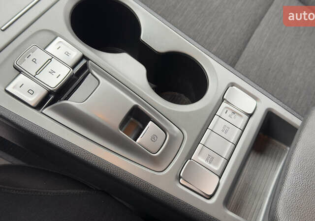 Белый Хендай Kona Electric, объемом двигателя 0 л и пробегом 124 тыс. км за 17494 $, фото 33 на Automoto.ua