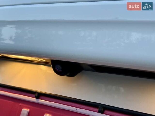 Белый Хендай Kona Electric, объемом двигателя 0 л и пробегом 78 тыс. км за 17250 $, фото 37 на Automoto.ua