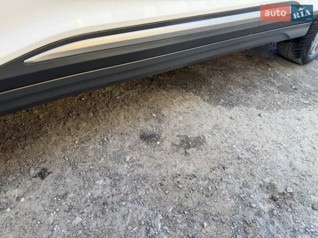 Білий Хендай Kona Electric, об'ємом двигуна 0 л та пробігом 64 тис. км за 16950 $, фото 28 на Automoto.ua