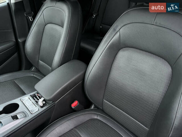 Білий Хендай Kona Electric, об'ємом двигуна 0 л та пробігом 70 тис. км за 19828 $, фото 30 на Automoto.ua