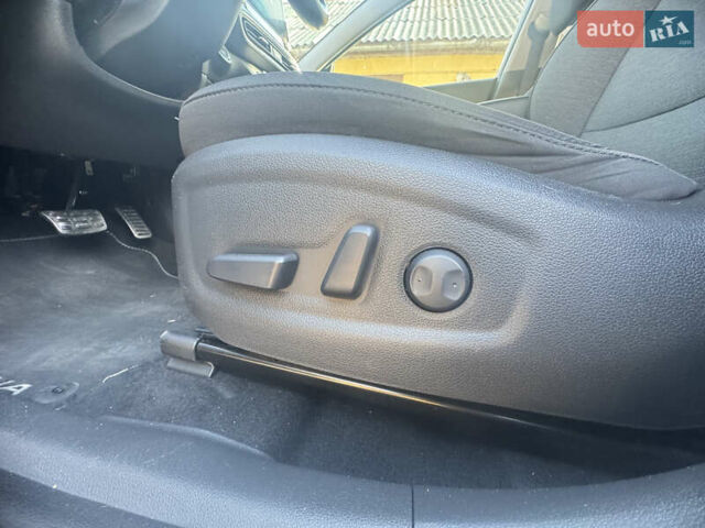 Белый Хендай Kona Electric, объемом двигателя 0 л и пробегом 101 тыс. км за 19800 $, фото 23 на Automoto.ua