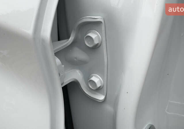 Белый Хендай Kona Electric, объемом двигателя 0 л и пробегом 124 тыс. км за 17494 $, фото 53 на Automoto.ua