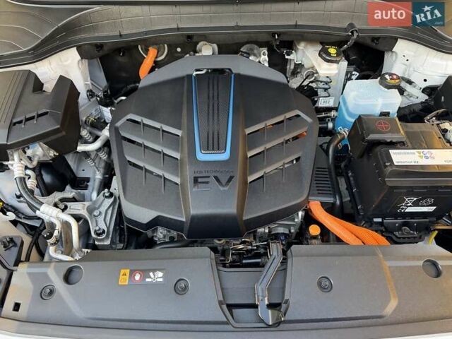 Білий Хендай Kona Electric, об'ємом двигуна 0 л та пробігом 64 тис. км за 16950 $, фото 54 на Automoto.ua