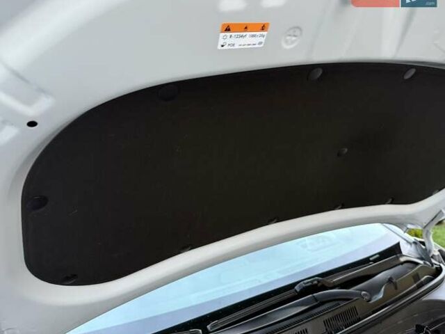 Белый Хендай Kona Electric, объемом двигателя 0 л и пробегом 92 тыс. км за 17950 $, фото 51 на Automoto.ua