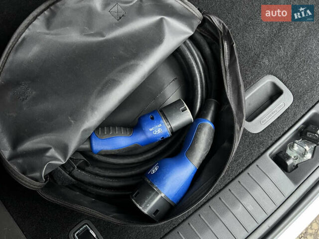 Белый Хендай Kona Electric, объемом двигателя 0 л и пробегом 111 тыс. км за 18570 $, фото 40 на Automoto.ua