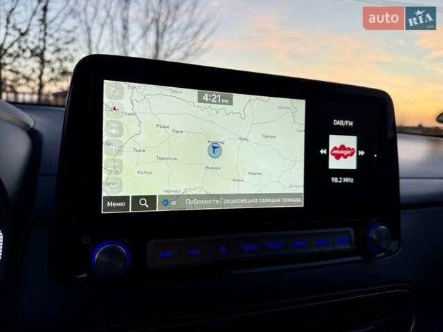 Белый Хендай Kona Electric, объемом двигателя 0 л и пробегом 78 тыс. км за 17250 $, фото 60 на Automoto.ua