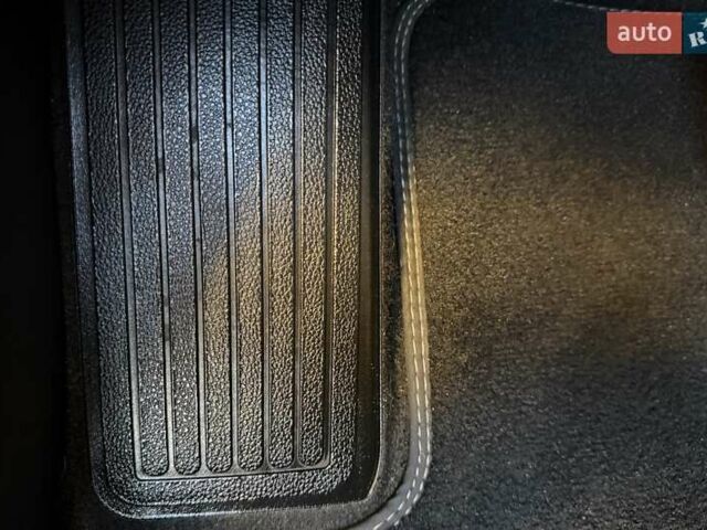 Білий Хендай Kona Electric, об'ємом двигуна 0 л та пробігом 64 тис. км за 16950 $, фото 92 на Automoto.ua