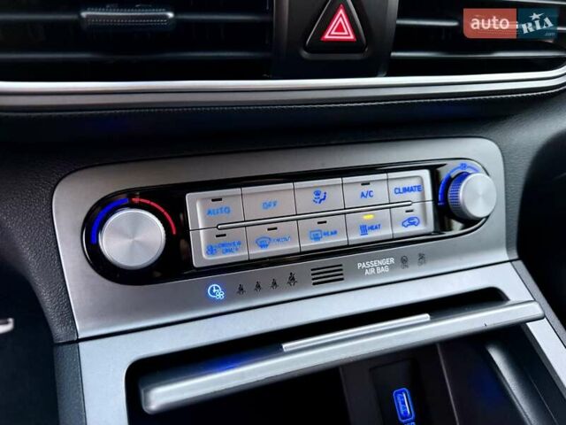 Белый Хендай Kona Electric, объемом двигателя 0 л и пробегом 78 тыс. км за 17250 $, фото 59 на Automoto.ua