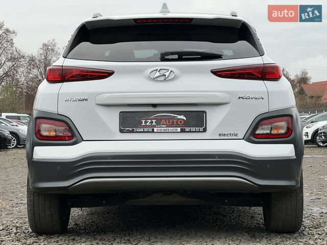 Білий Хендай Kona Electric, об'ємом двигуна 0 л та пробігом 70 тис. км за 19828 $, фото 6 на Automoto.ua