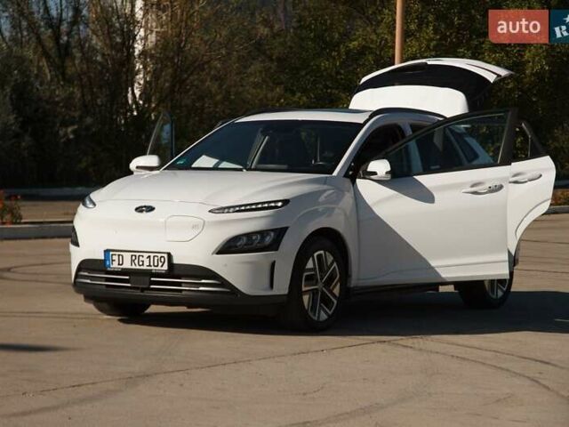 Білий Хендай Kona Electric, об'ємом двигуна 0 л та пробігом 130 тис. км за 22000 $, фото 24 на Automoto.ua