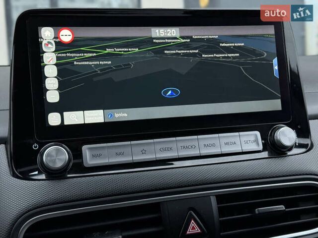 Белый Хендай Kona Electric, объемом двигателя 0 л и пробегом 98 тыс. км за 18999 $, фото 40 на Automoto.ua