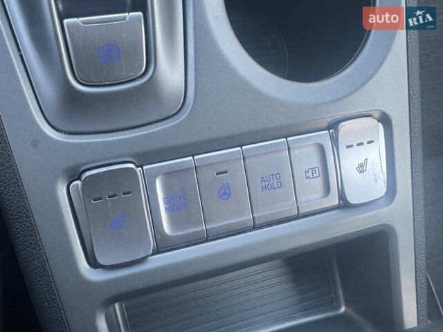 Белый Хендай Kona Electric, объемом двигателя 0 л и пробегом 101 тыс. км за 19800 $, фото 14 на Automoto.ua