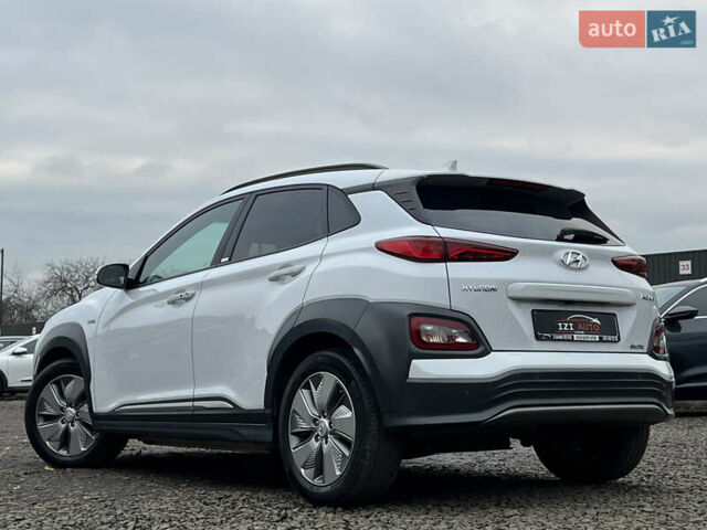 Білий Хендай Kona Electric, об'ємом двигуна 0 л та пробігом 70 тис. км за 19828 $, фото 5 на Automoto.ua