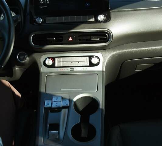 Білий Хендай Kona Electric, об'ємом двигуна 0 л та пробігом 130 тис. км за 22000 $, фото 6 на Automoto.ua