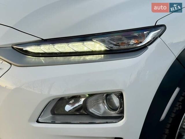Белый Хендай Kona Electric, объемом двигателя 0 л и пробегом 78 тыс. км за 17250 $, фото 22 на Automoto.ua